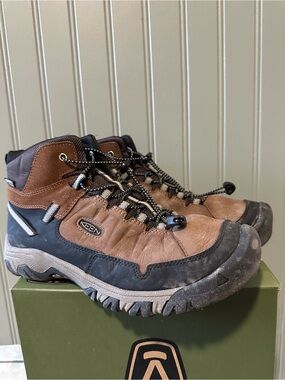 Keen Brown Youth Hiking Boots